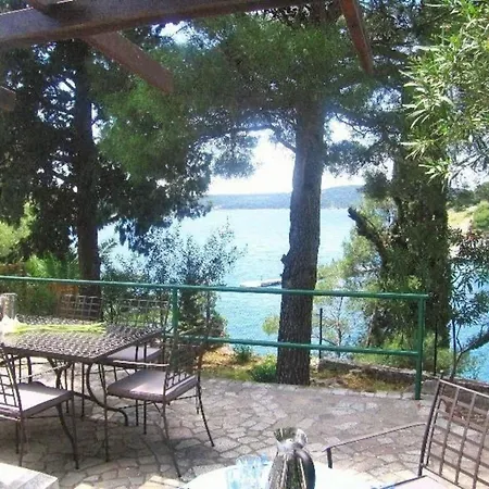 Prázdninový dům Mit Moderner Einrichtung Sowie Einer Terrasse Mit Toller Aussicht Oberhalb Eines Yachthafens Milna (Brac)
